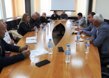 Институциите се захванаха с бетонните прегради на пътя Русе-Кубрат