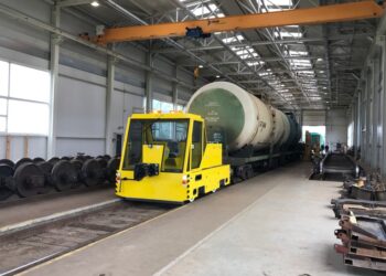 „Експрес Сервиз“ прави акумулаторни локомотиви за железниците в Литва