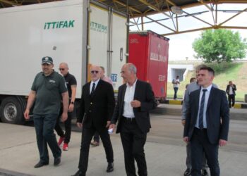 На Дунав мост: Румънците бавят тировете, Събев с идеи за опашките /ВИДЕО/