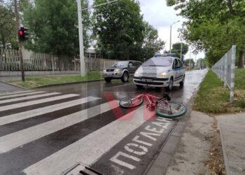 11-годишно дете на колело бе блъснато на пешеходна пътека /ВИДЕО/