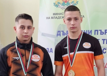 Русенски щангисти представят България на Световното за кадети в Мексико