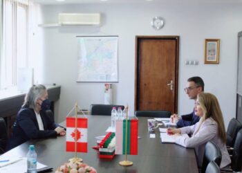 Община Русе критикува „Лиманар“ за въздуха пред канадския посланик