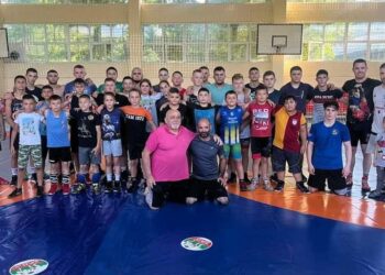Международен турнир по борба събира състезатели и публика в Глоджево