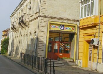 Кукленият театър ще има още две години да направи и ползва лятна сцена