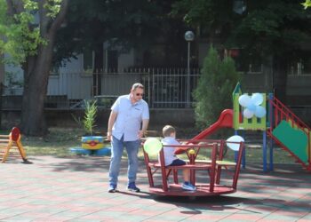 „Каритас“ откри нова детска площадка за русенчета с увреждания