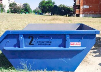 Смениха две от местата на контейнерите за строителни отпадъци в Русе