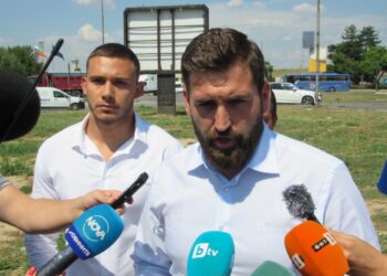 Русе Медиа - За да знаеш повече Евродепутатът Андрей Новаков: Действаме проблемът с тировете да стигне до евроинституциите /ВИДЕО /