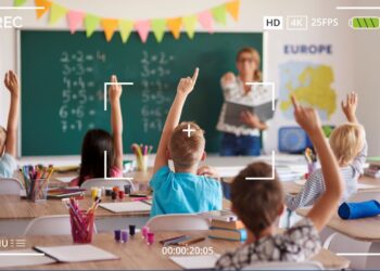 Ученици ще избират най-вдъхновяващите учители в община Русе