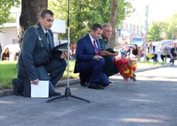 Огнеборците в Русе почетоха загиналите си колеги, деветима пожарникари бяха наградени