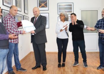 Фотографът Явор Мичев бе удостоен с плакет за популяризирането на Русе