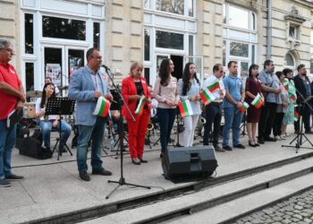 БСП откри предизборната кампания в Русе с послание за социална и сигурна държава/ВИДЕО/