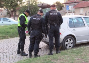 Специализирана полицейска операция започна в Русе /ВИДЕО/