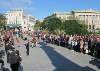 Русе отбеляза Деня на Независимостта с церемония и много политици /ВИДЕО/