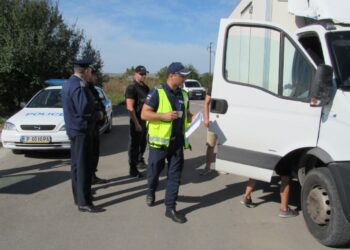 Полицейска операция затвори Ветово, проверки има в цялата област /ВИДЕО/