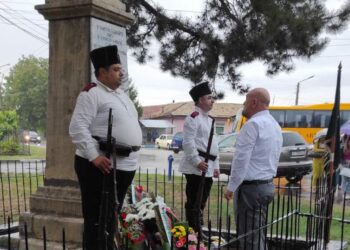 Празниците в Борово започнаха с цветя пред войнишкия паметник, продължават 4 дни
