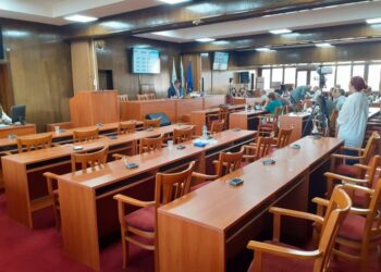 Съветниците от опозицията в Русе напуснаха без причина сесията и я блокираха
