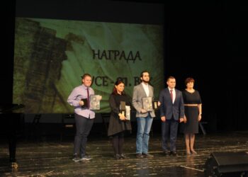 Кметът връчи Награда „Русе – 21. век“ в навечерието на Деня на будителите