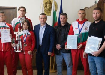 Шампионите по карате и бокс бяха наградени от кмета Пенчо Милков