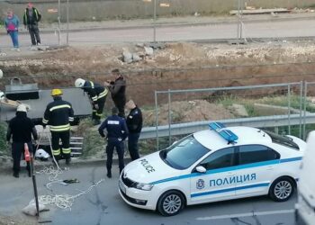 Възрастна жена е паднала в изкопа на бул.“Христо Ботев“ в Русе