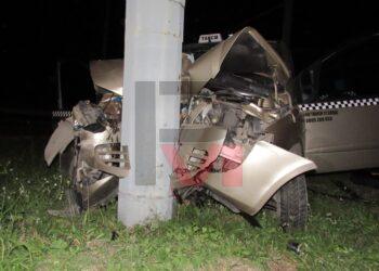 Двама пострадаха при удар на такси в тролейбусен стълб /ВИДЕО/