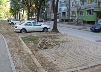 Съветник пита за пропадналите паркоместа на ул.“Алеи Възраждане“ /ВИДЕО/