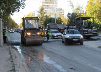 Асфалтирането на ул.“Тулча“ напредва, движението е ограничено до 27 октомври /ВИДЕО/