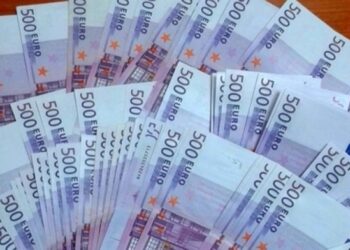 Митничарите на Дунав мост намериха скрити в камион 68 000 евро