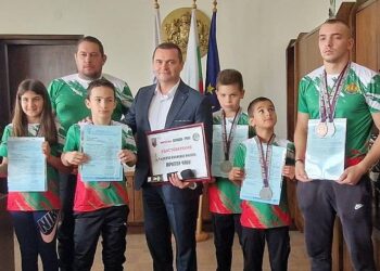 Кметът награди русенските световни и балкански медалисти по джу джицу
