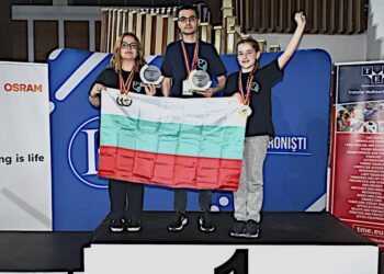 Русенци донесоха първо място за България на Международното състезание по роботика