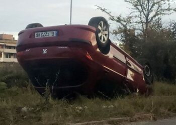 Жена обърна колата си по таван в кв.“Чародейка“