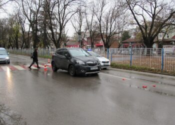 Възрастно семейство беше блъснато на пешеходна пътека в Русе /ВИДЕО/
