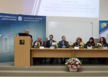 Министър Крум Зарков уважи 30-годишнината на Юридическия факултет в Русе