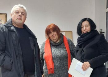 Русе Медиа - За да знаеш повече Художниците от Русе връчиха наградата „ЗА ДРЪЗНОВЕНИЕ“ на проф.Николай Русчуклиев