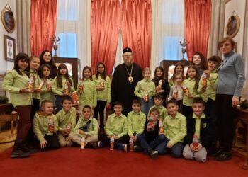 Ученици от ОУ „Иван Вазов“ поздравиха митрополит Наум за Рождество Христово