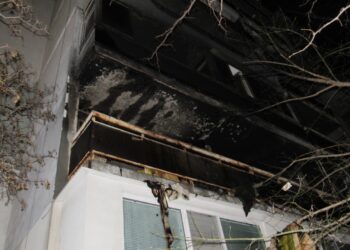 Пожар в жилищен блок взе жертва в Русе /ВИДЕО/