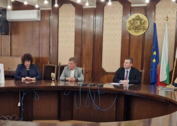 Нов колективен трудов договор ще действа в сферата на образованието в Русе