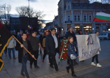 ВМРО-Русе проведе традиционното си факелно шествие в памет на Апостола
