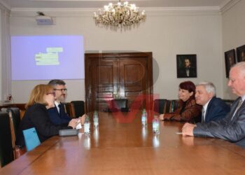 Френският институт гостува на Русенския университет, представи стипендиите си