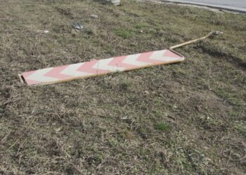 Русенци: Кой и кога трябва да възстанови падналите пътните знаци? /ВИДЕО/