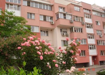 3-годишно дете е загинало при взрив в жилищен блок в Русе