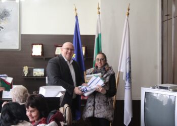 Читалищата в община Русе получиха трибагреници навръх 3 март