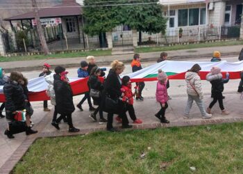 В Николово направиха за 3 март шествие с 15-метров трибагреник