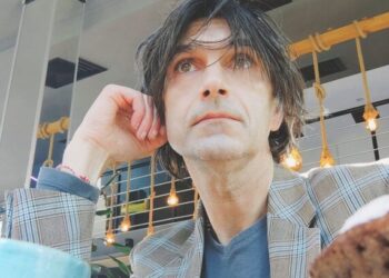 Довечера: Онлайн премиера на първия сингъл на Момо „Ключове, намерени на плажа“
