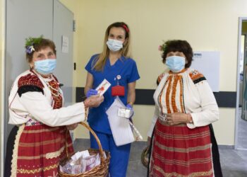 Баба Марта отново посети Лечебни заведения „Медика“
