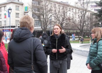 Ива Митева: Необходимо е да върнем доверието на хората в политиците /ВИДЕО/