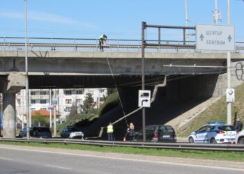 Жената, паднала от мост в Русе, е в критично състояние /ВИДЕО/