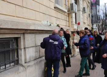 Почетоха паметта на загиналите при взрива в „Дунарит“ преди 30 години