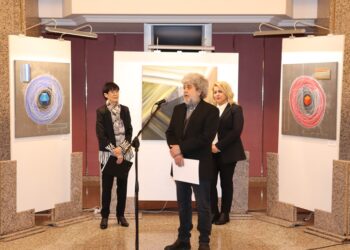 Николай Бузов подреди изложбата си „Темпо“ в Доходното здание в Русе