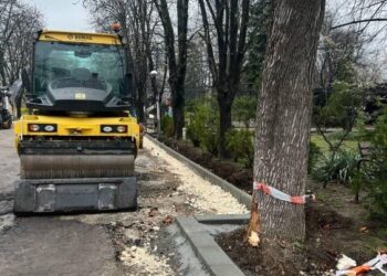 Започна кампанията за текущи ремонти в кв. „Дружба“, работи се и в парка
