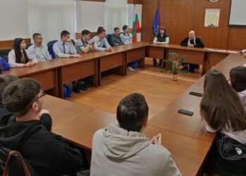 Три гимназии ще си партнират в образователна програма с Административен съд-Русе